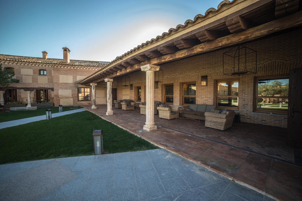 Posada Isabel De Castilla Madrigal de las Altas Torres Exterior photo